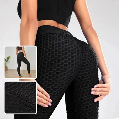femme dos a nous et montre les courbe du pantalon et le tissu