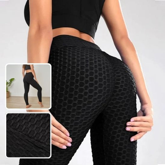 femme dos a nous et montre les courbe du pantalon et le tissu