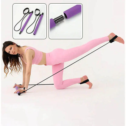 femme a quatre patte nous montre comme démonte l élastique musculation 